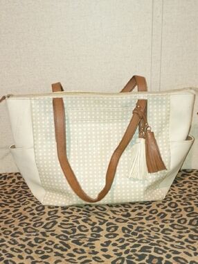 Relic Cream Tote with Tan Straps and Tassel